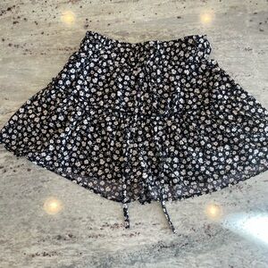 Altar'd State Black and Cream Floral Shorts.  XS.  NWOT.